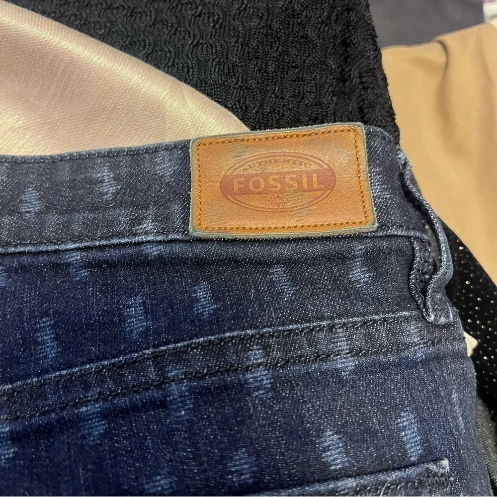 Fossil Pencil Skinny Dark Wash Denim Jeans – Classic & Flattering (Size 27)